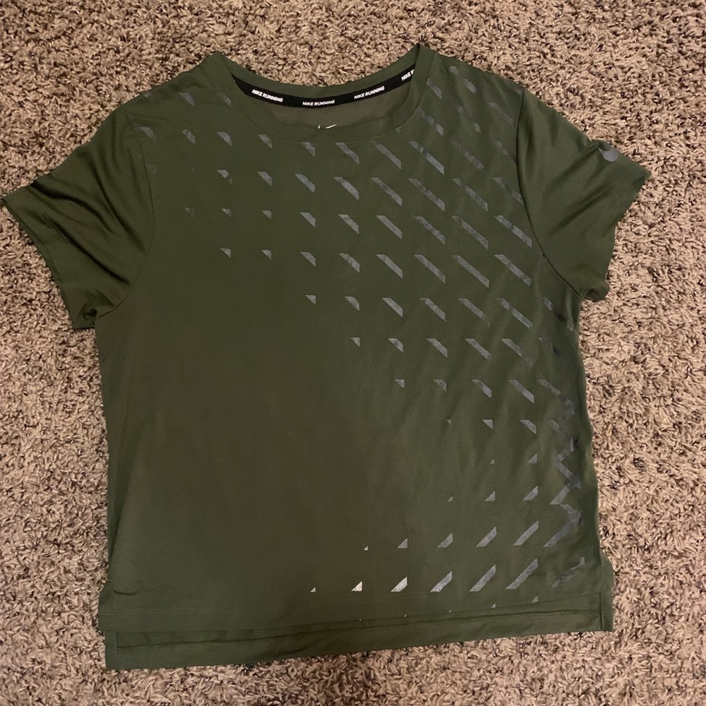 Green Nike dry-fit